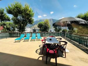 Appart 4 pers Grande terrasse vue sur montagne à Saint-Jean-de-Maurienne